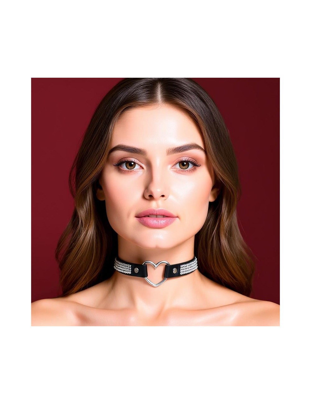 Collar con Corazon y Pedreria Estilo Choker Cuero Vegano Talla unica